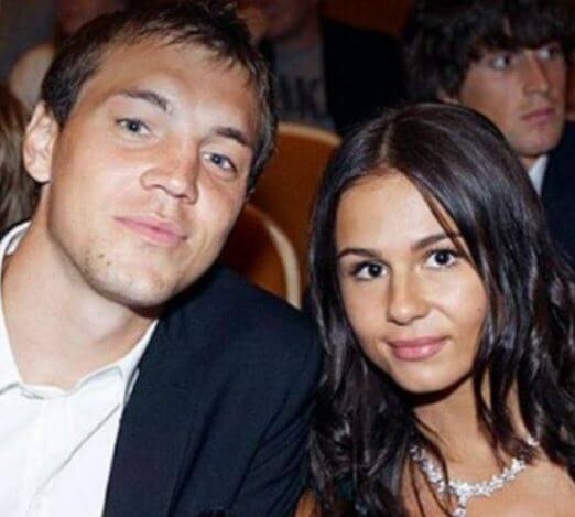 Kristina Dzyuba with her husband Artem Dzyuba in an event.